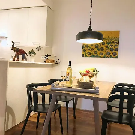 Santosweethome 2 Lisbona